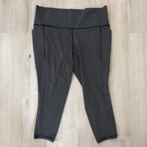 Athleta Salutation Stash Pocket II Textured 7/8 Tight Black White Stripe Size XL - Picture 1 of 7